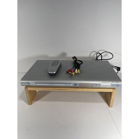 Philips DVP642/37 DivX-Certified Progressive Scan DVD Player Remote + Cables - Picture 1 of 9